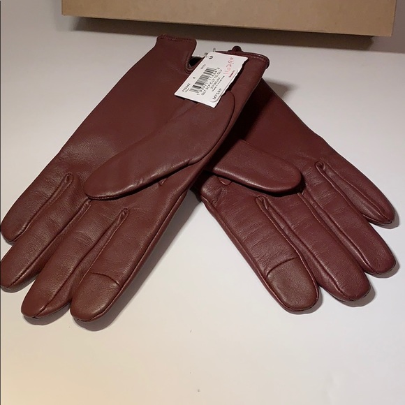 Coach Quilted Sculpted Leather Tech Gloves Wine - Picture 6 of 8